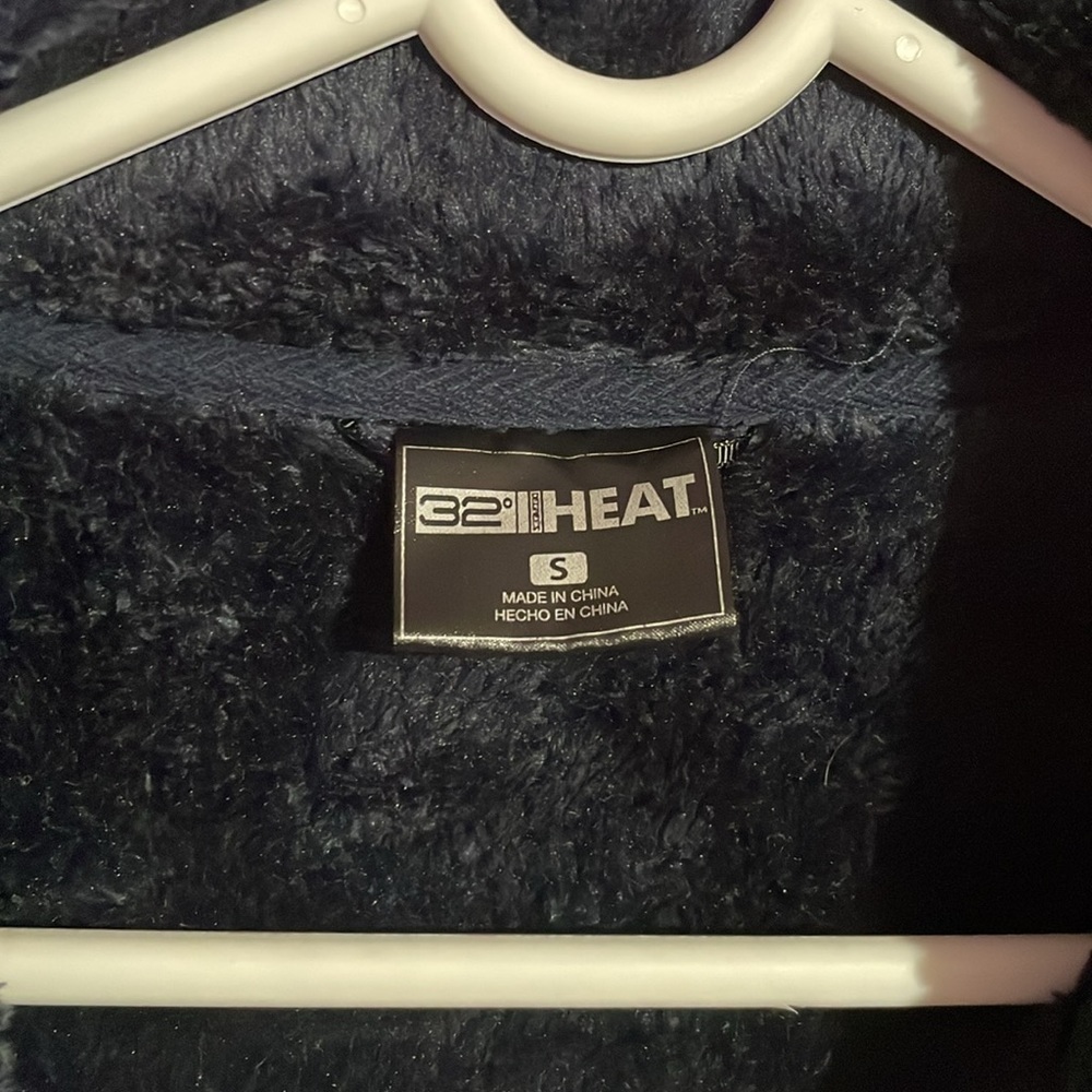 Fuzzy plus zip up jacket - Picture 2 of 2
